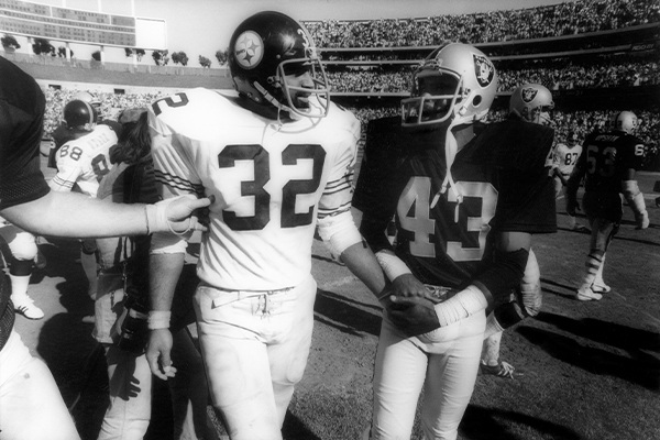 Michael Zagaris: 60 Years of NFL Photography - Tito Way Billboards